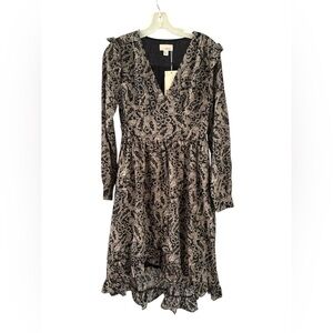 Chic Long Sleeve Paisley Dress in Black and Cream